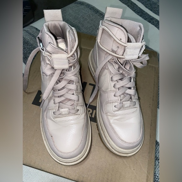 Nike Air Force - Picture 2 of 4